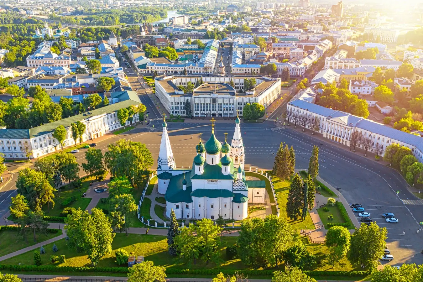 Исторический центр Ярославля, церковь с зелёными куполами