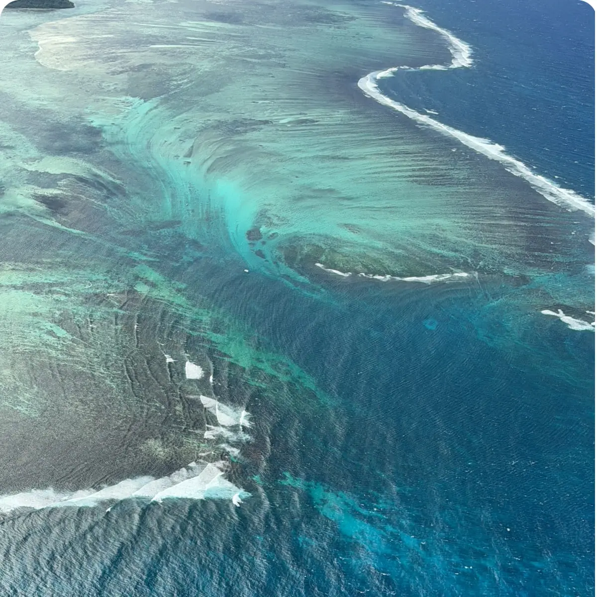 Тур на Маврикий - Полет на вертолете над Подводным водопадом