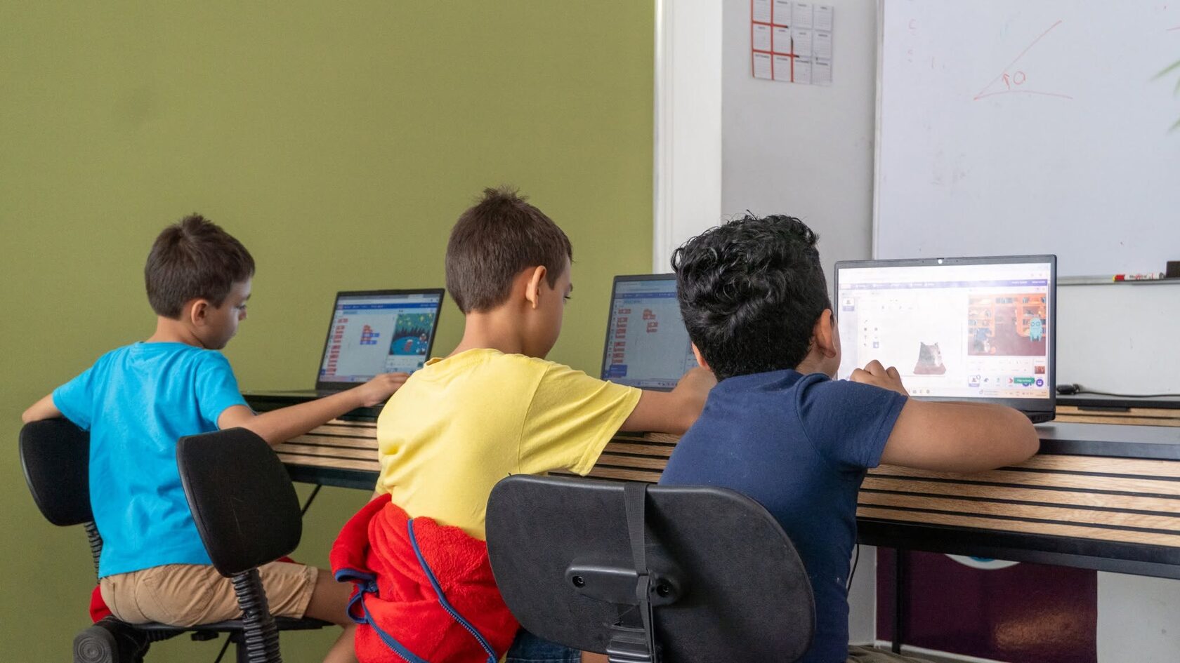 Algorithmics coding school location inside a commercial plaza