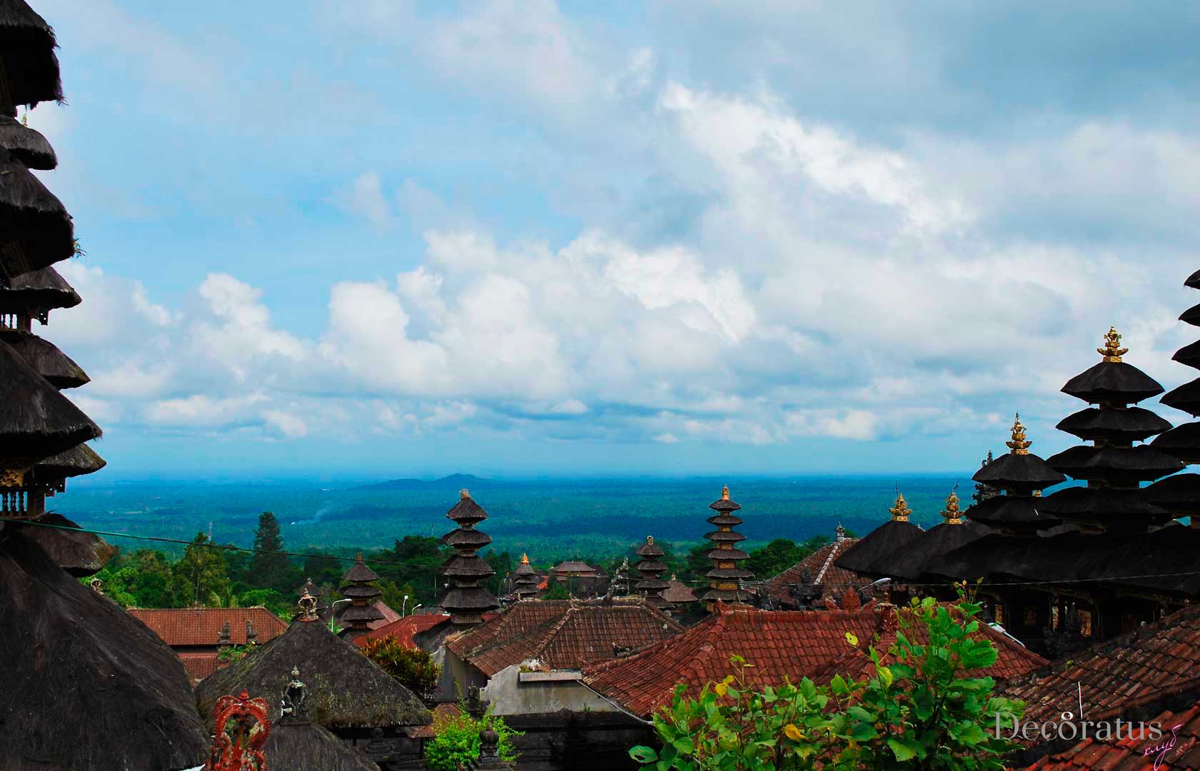 Вид на остров Бали с храма Бесаких