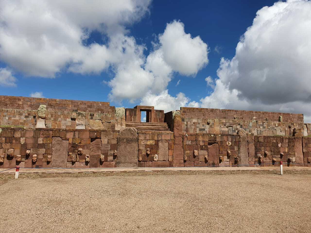 Храм стоящих камней. Тиуанако, Фотография М. Олеванова, 2019.