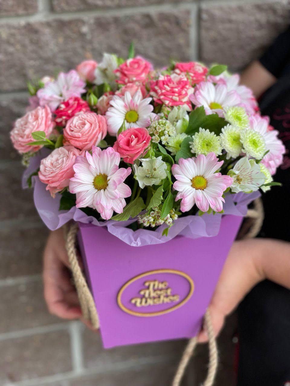 Букет цветов с доставкой в Нижнем Новгороде. Цветы в коробке в подарок