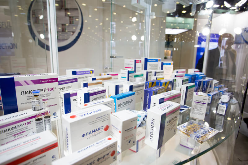 лекарственные препараты на выставке IPhEB Russia