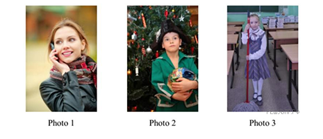 Описание фото 2. Мальчик стоит в костюме пирата у елки с подарками