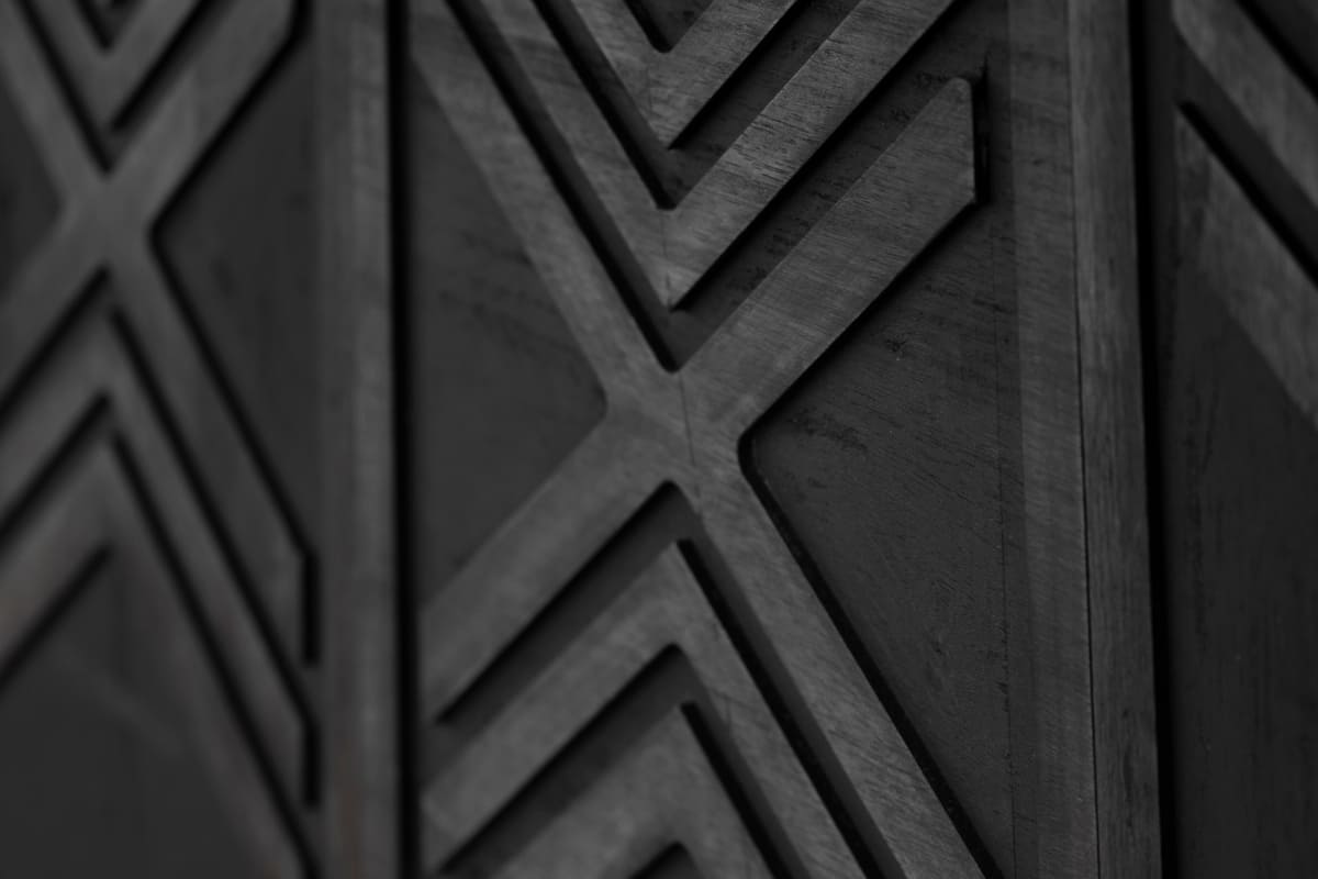 SHAMAN Lounge Cafe Bar брендинг: позиционирование бренда, айдентика, печатная продукция