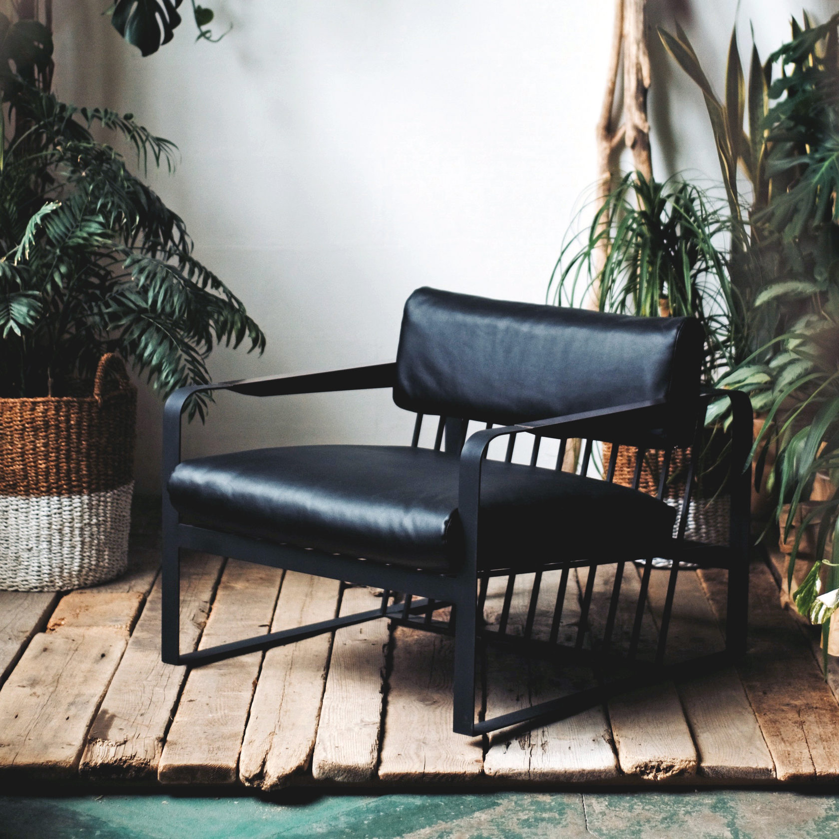 Мебель и изделия из металла и дерева на заказ.