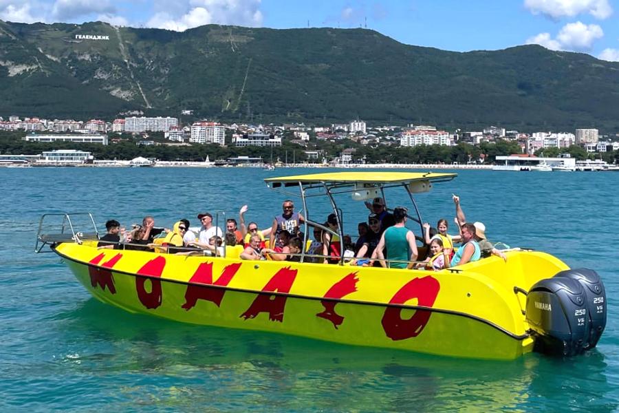 Прогулка на скоростном катере Монако в Кабардинке. Туристика-лайф