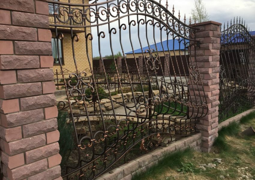 Кованый забор купить в СПб