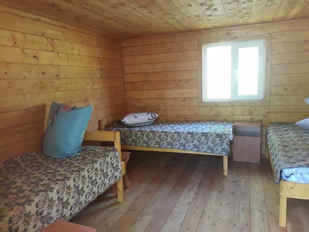 Теплый 4-х местный домик