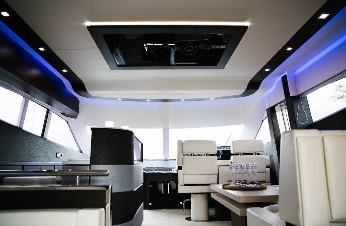 Яхта Galeon 640 — фото 3 для аренды в СПб