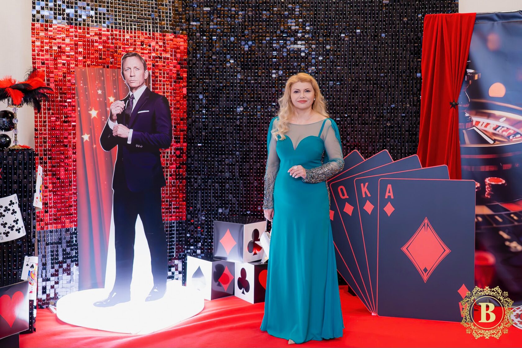 Виолина Йорданова с рокля от Bridal Fashion за Гала вечерта на 8 март с тема  James Bond 007 Casino Royale