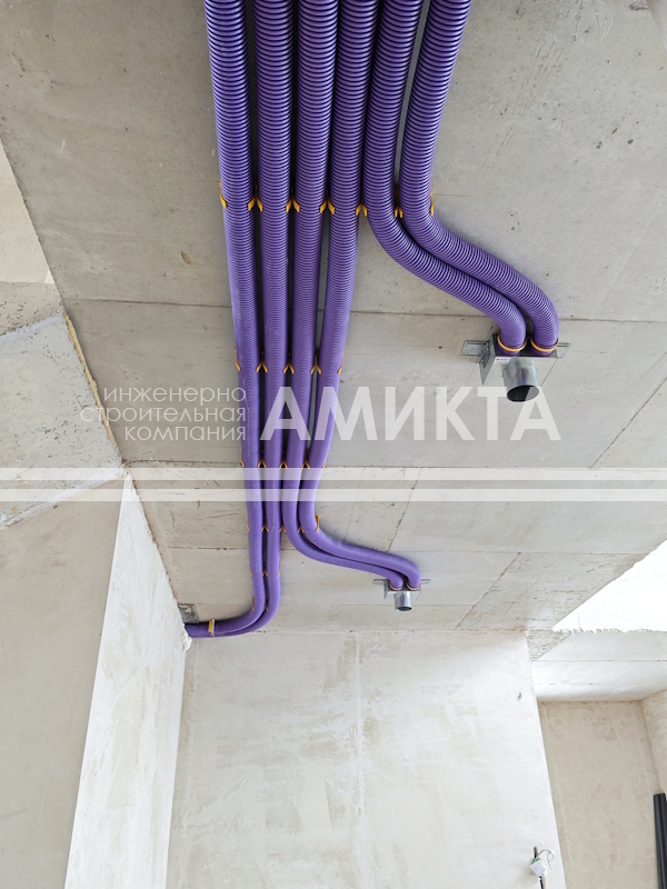 Монтаж системы вентиляции с антистатическими круглыми антибактериальными воздуховодами