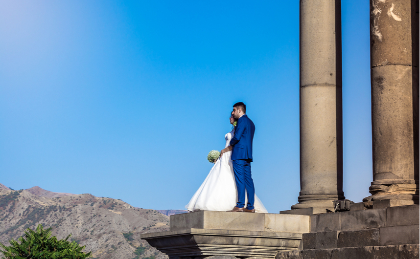 Первая брачная ночь после свадьбы у армян — фото