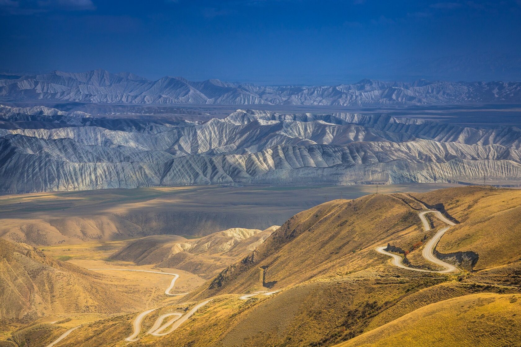 Нарын киргизия. Город Нарын Киргизия. Киргизия горы Нарына. Плато Арабель Киргизия. Долина эки Нарын.