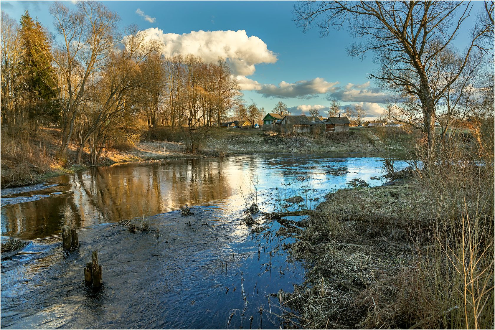 Село весной. Река (ранняя Весна) Исаак. Весенняя река. Река весной. Речка весной.