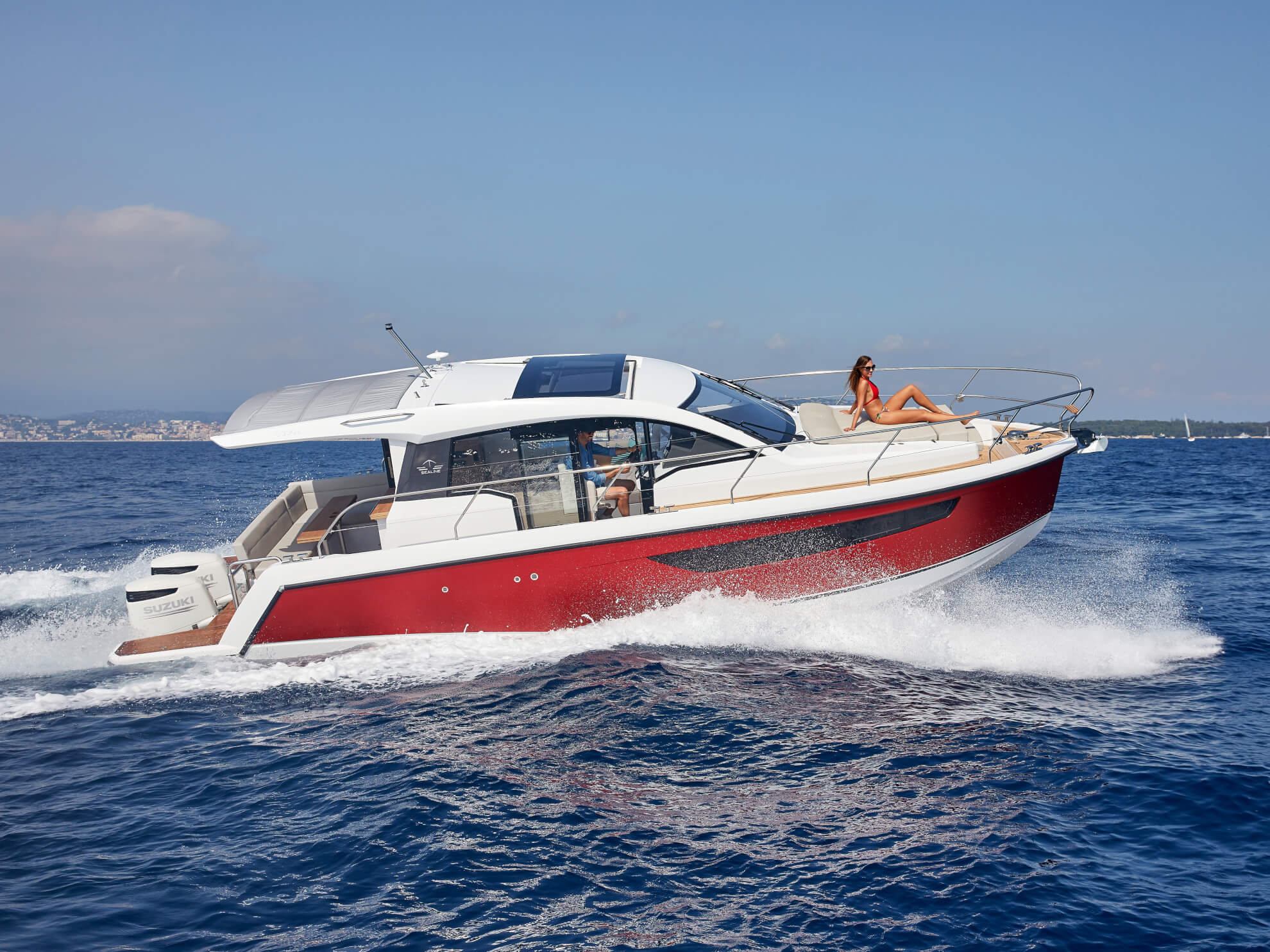 Sealine s37. Круизный катер.