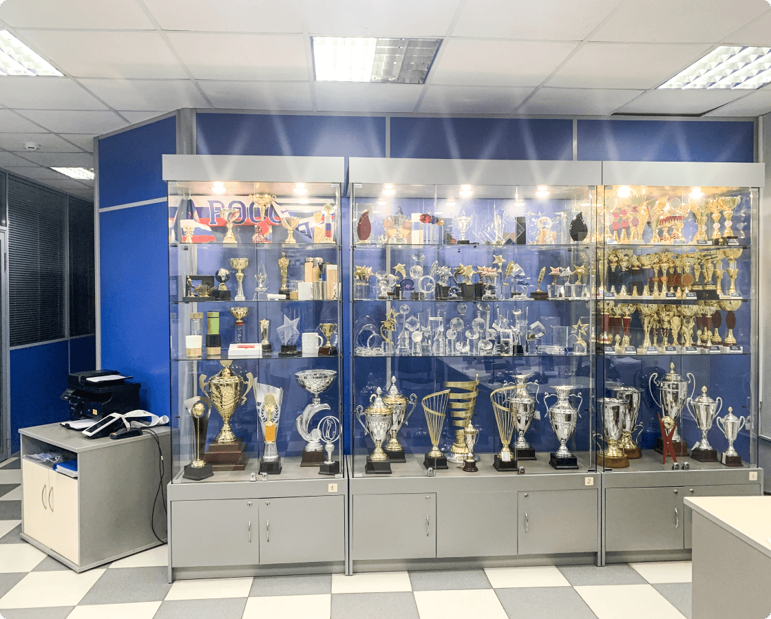 Купить наградные кубки | Кубки на заказ в Москве