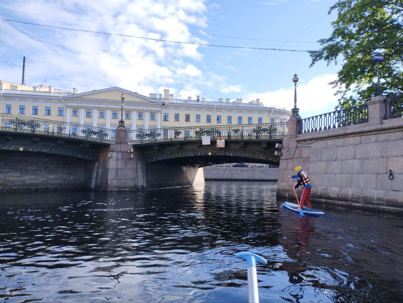 Прогулки на сапах, диванном флоте и байдарках по центру Санкт-Петербурга