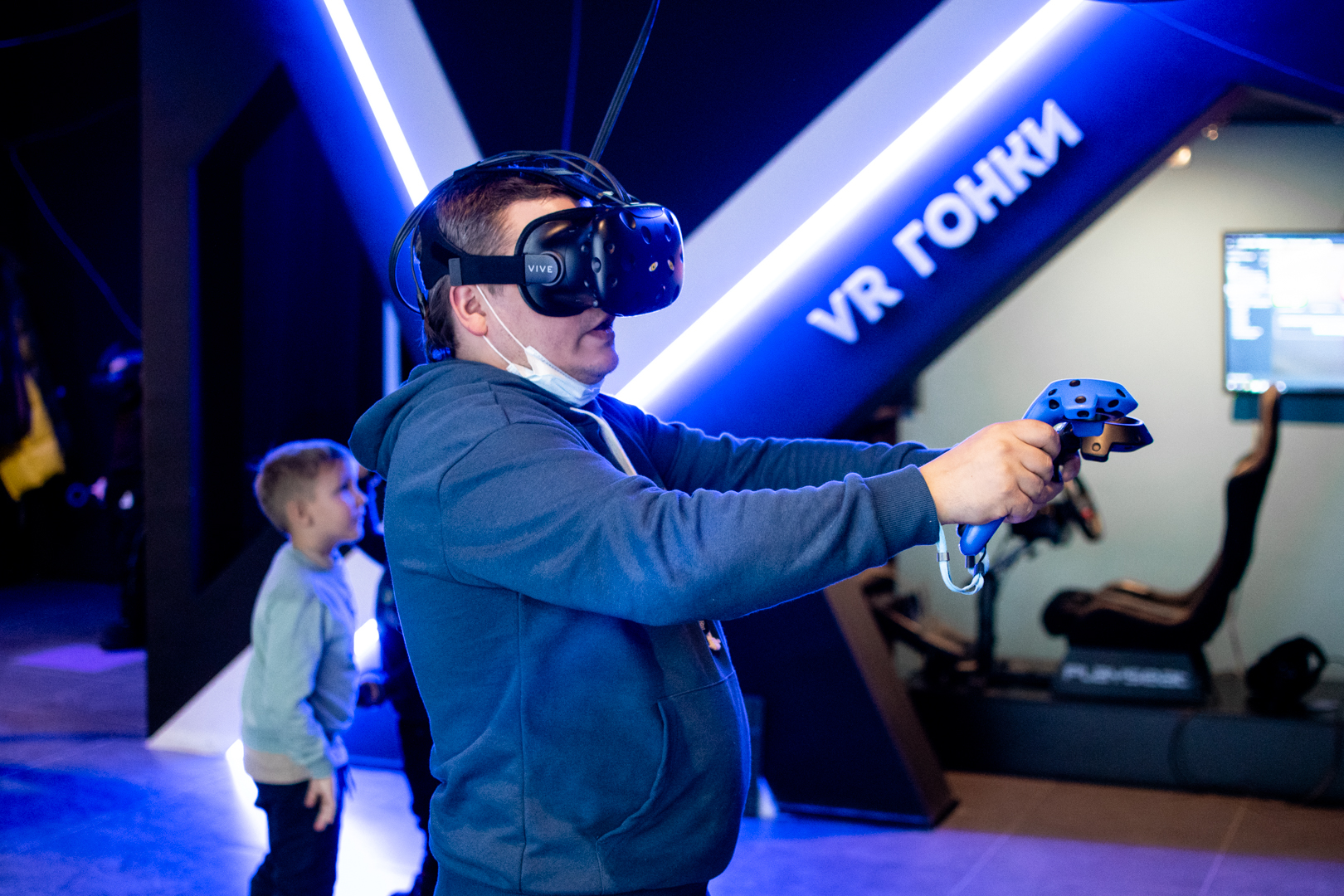 Парк виртуальных развлечений. Mir VR родео драйв. Парк виртуальной реальности Жуковский. Фрунзе 28 виртуальная реальность. Аттракцион виртуальной реальности.