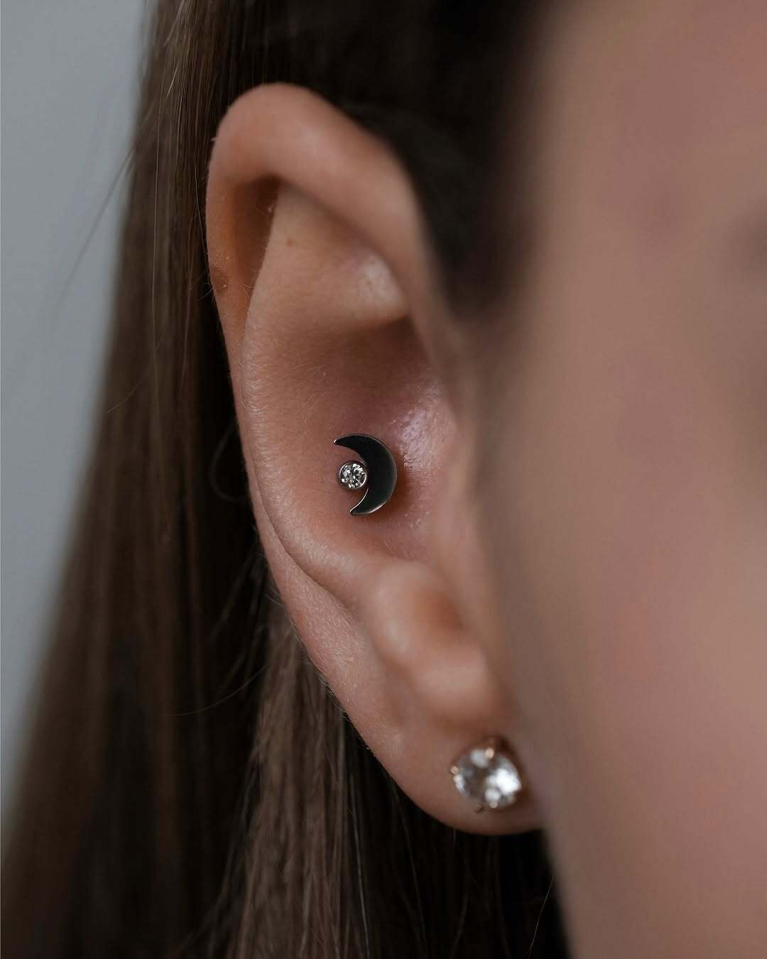 Красивый пирсинг конч