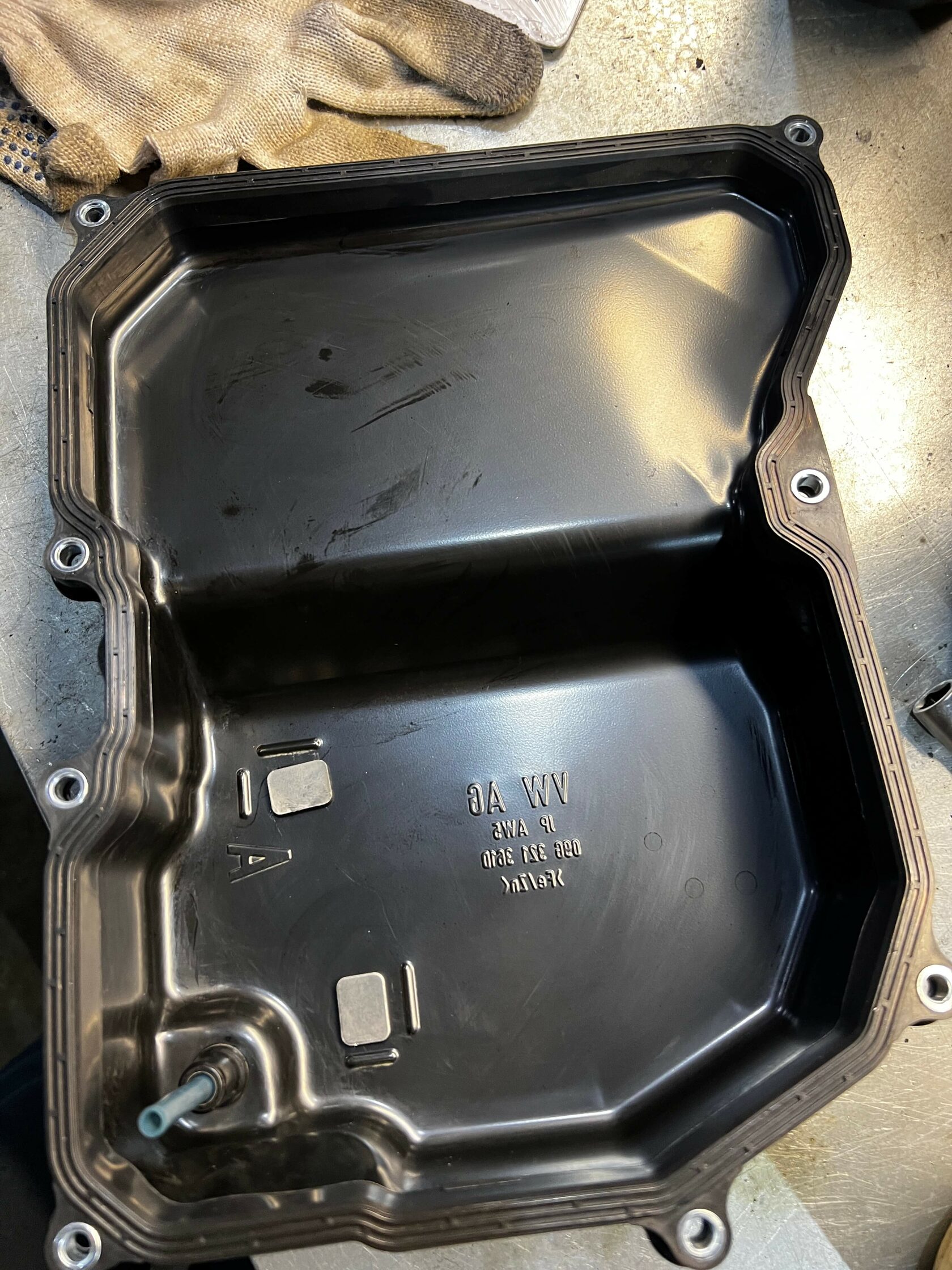 Чистый поддон АКПП перед установкой