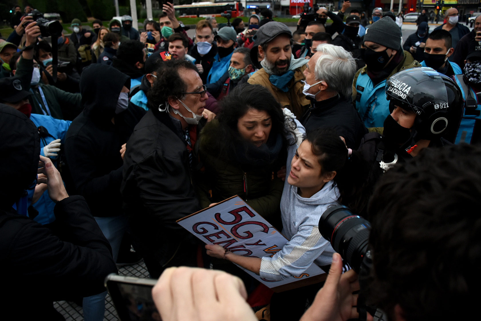 Протесты в Буэнос-Айресе и Аргентине против карантина