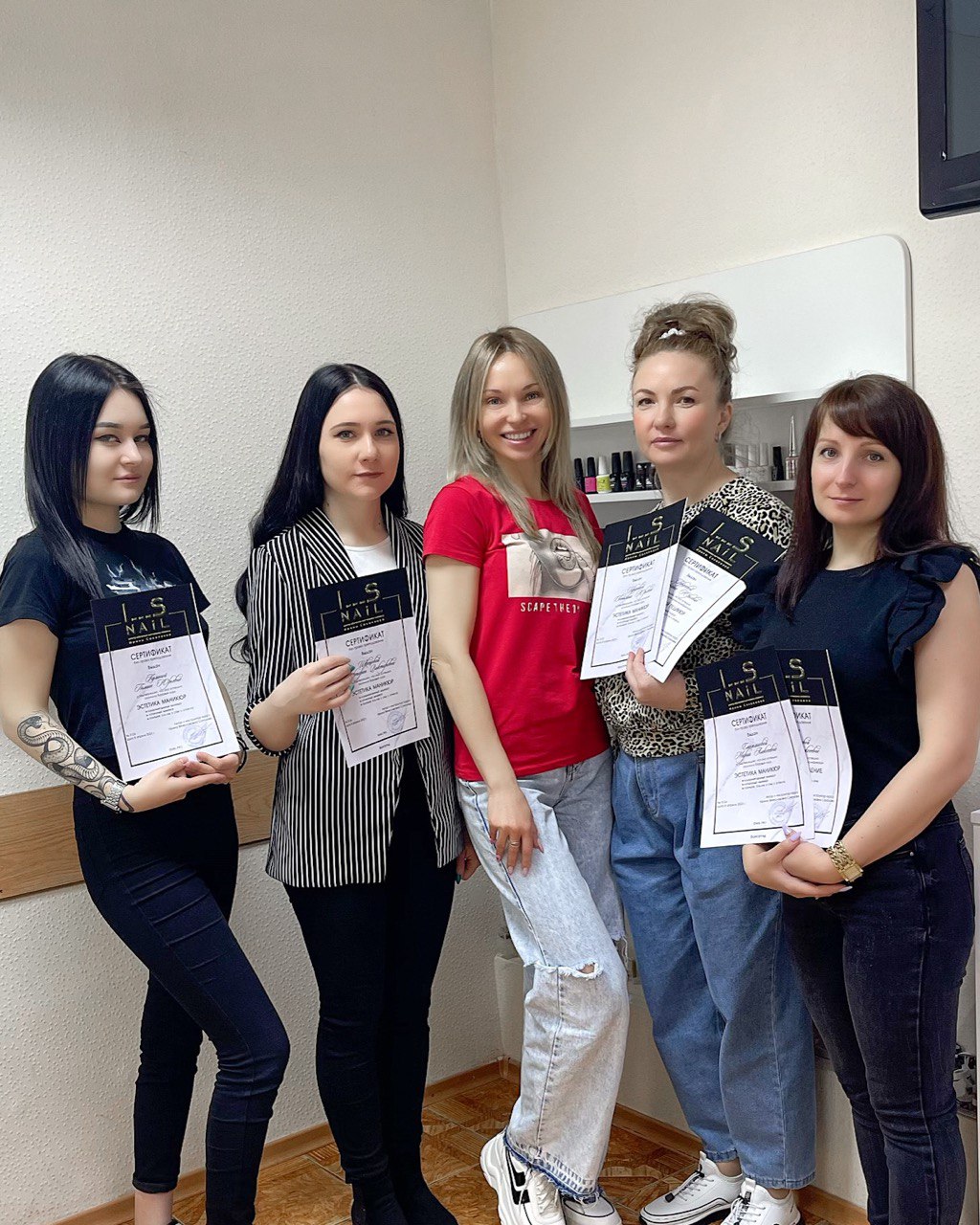 Ирина Соколова ISnail и ученицы с сертификатами, фото 2