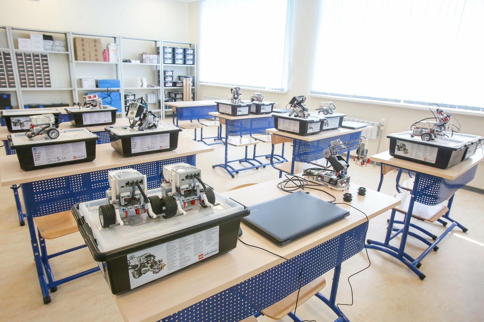 оснащение социальных объектов, вопросы по оснащению школ, сдача объекта госкомиссии, нормы оснащения детского сада, ГОСТы для медицинских кабинетов, техническое задание на оснащение, тендер на оснащение