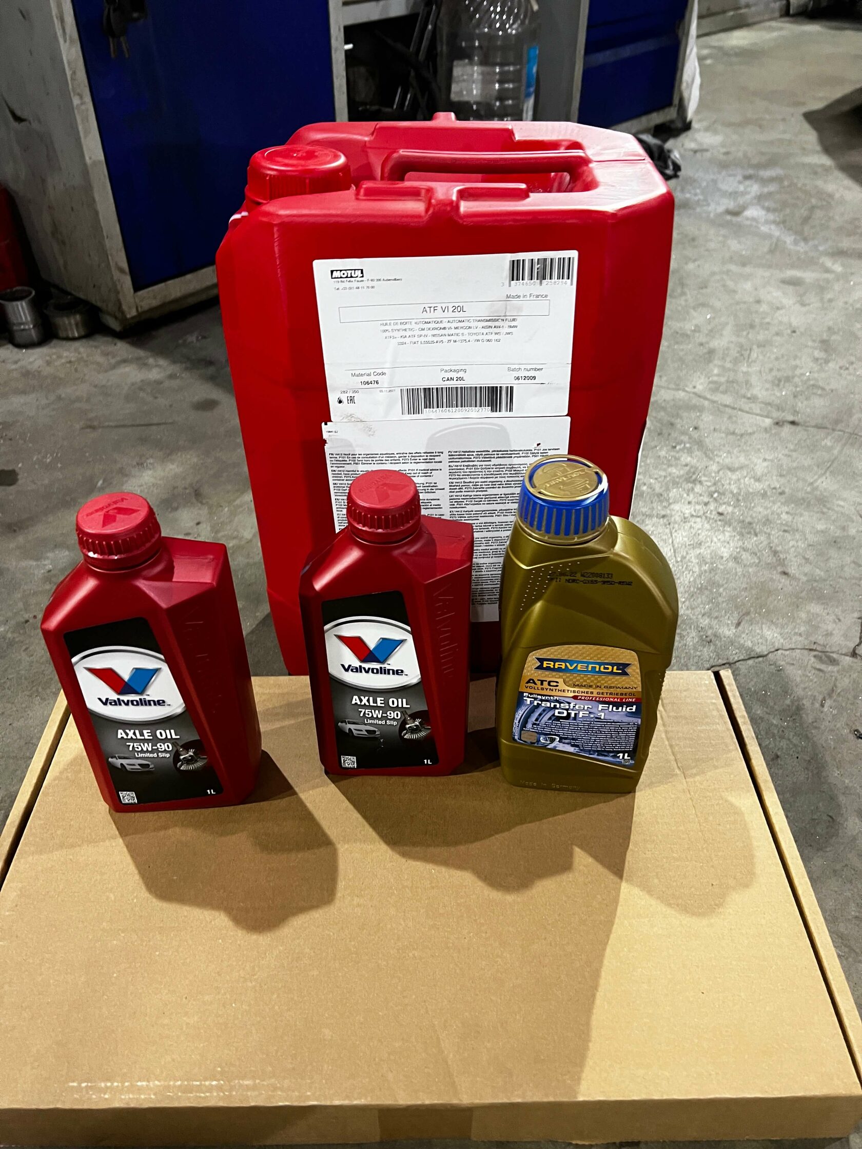 Комплект для замены масла: Motul ATF VI и поддон ZF