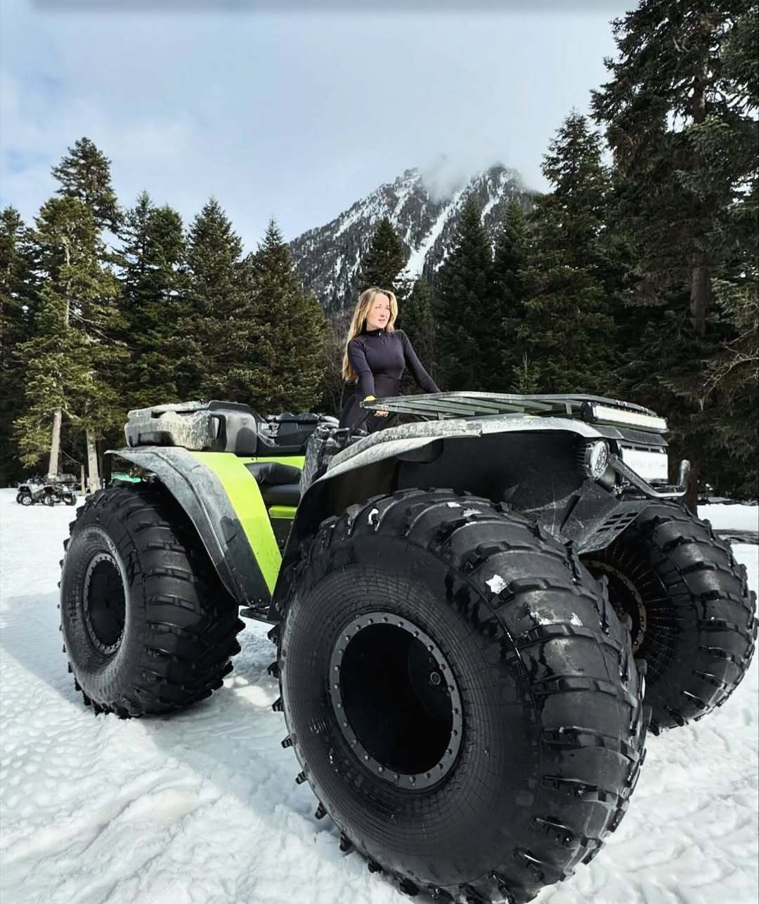 Зимнее катание на квадроцикле