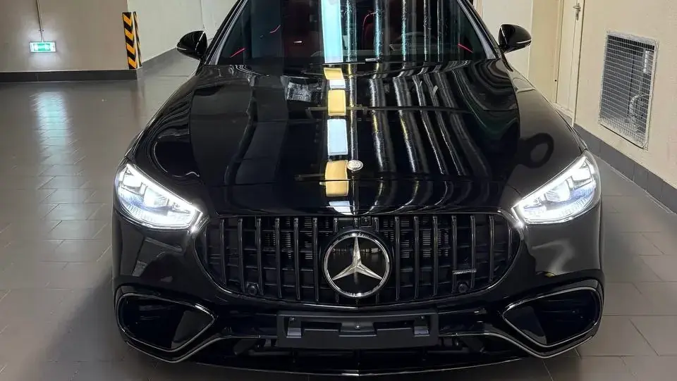 Премиальный автомобиль для VIP трансфера