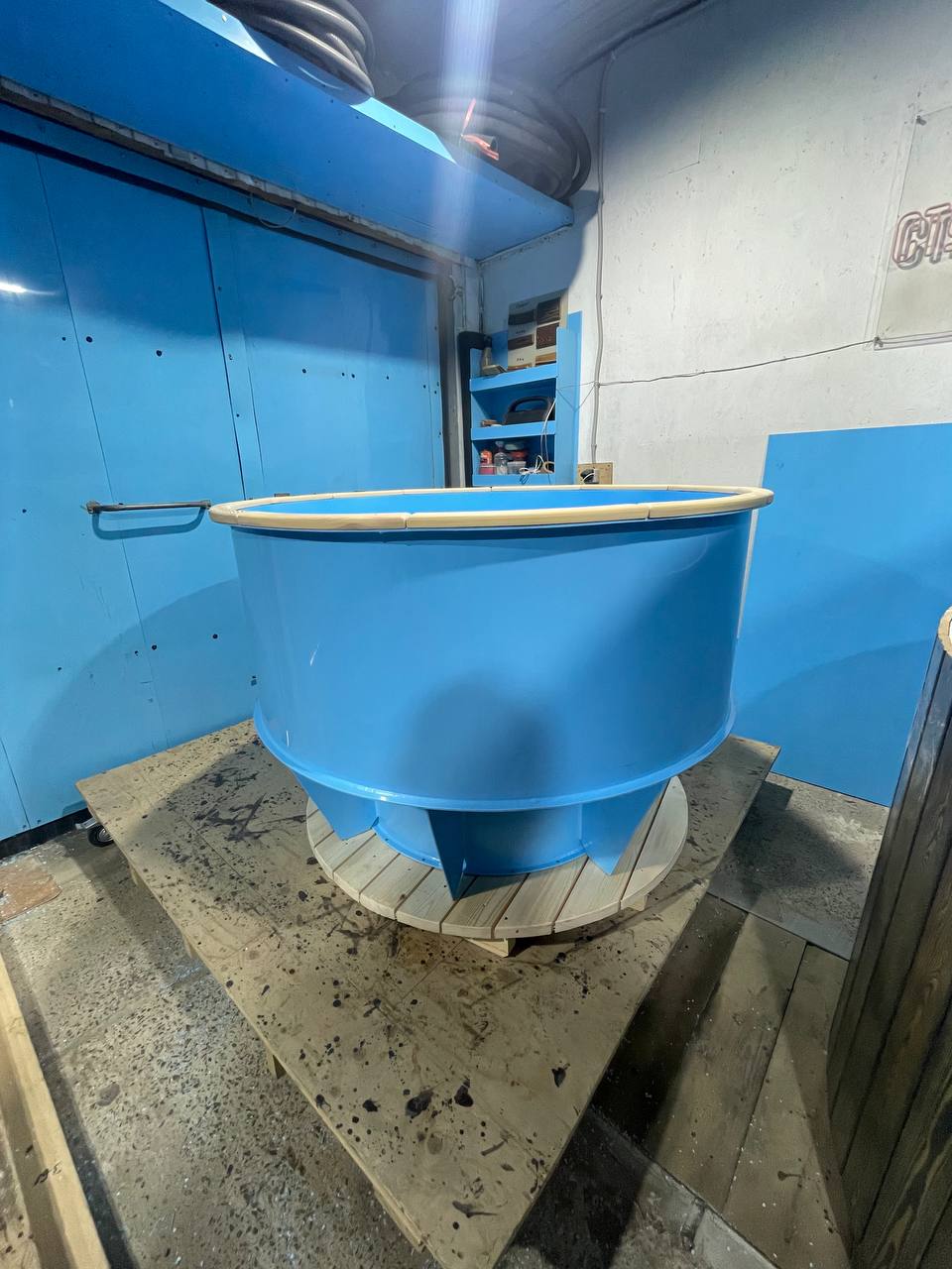 Корпус чана из пищевого полипропилена до монтажа обшивки