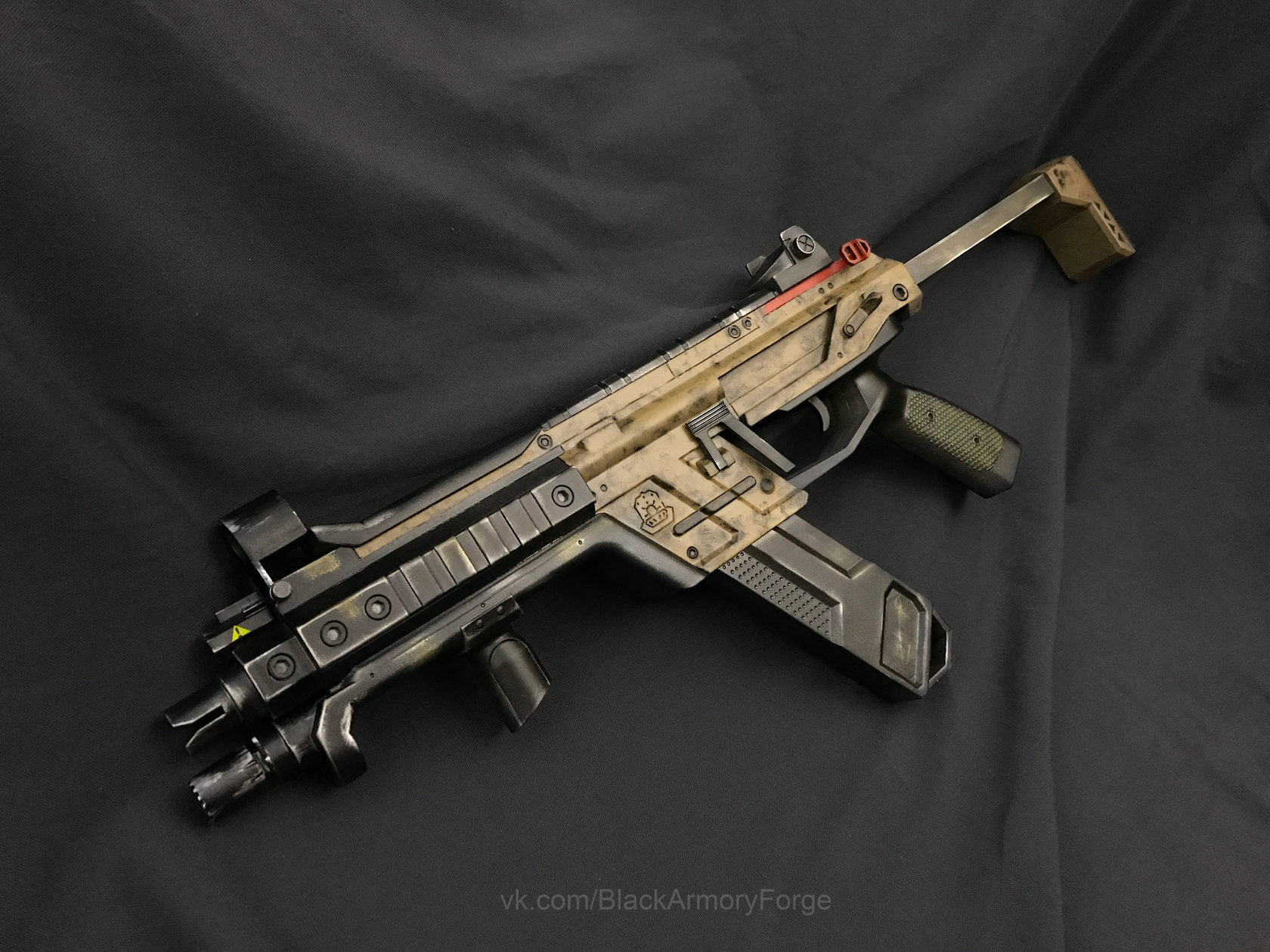 White R$ 99 R-99 SMG