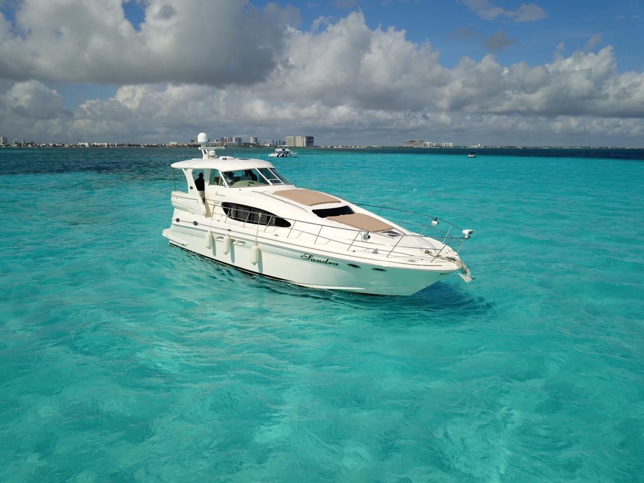 location yacht cancun