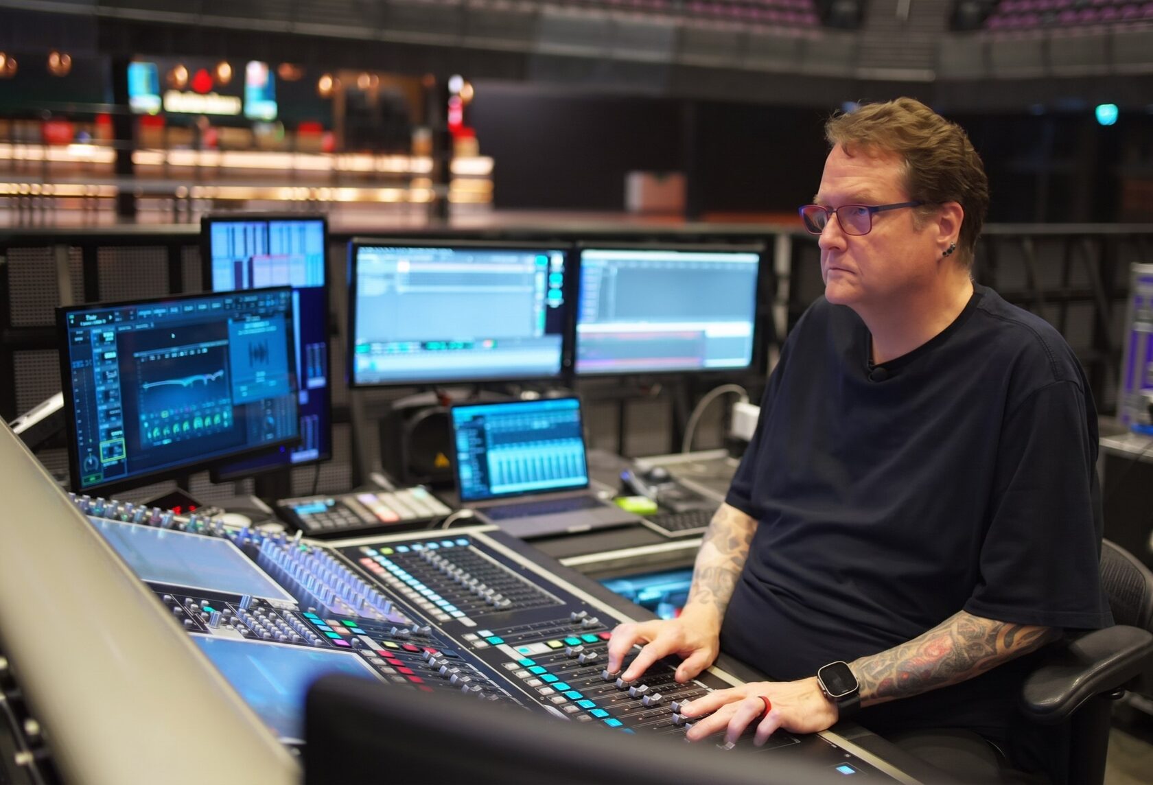 Waves LiveBox, Waves SuperRack SoundGrid, FOH-инженер Iron Maiden, Кен Пуч Ван Друтен, концертные плагины Waves, сторонние VST3 плагины, микширование живого звука, DiGiCo Quantum 7, Alpha Labs DeFeedback, подавление обратной связи на концерте, обработка вокала Брюса Дикинсона, обработка бас-гитары Стива Харриса, Waves CLA-2A, Waves C6, Waves F6, Waves R-Bass, Magma BB Tubes, плагин Waves Vitamin, купить Waves в Москве, официальный дистрибьютор Waves в России, Главконцерт Waves, профессиональное концертное звуковое оборудование, настройка вокальной цепочки эффектов, Dante маршрутизация звука