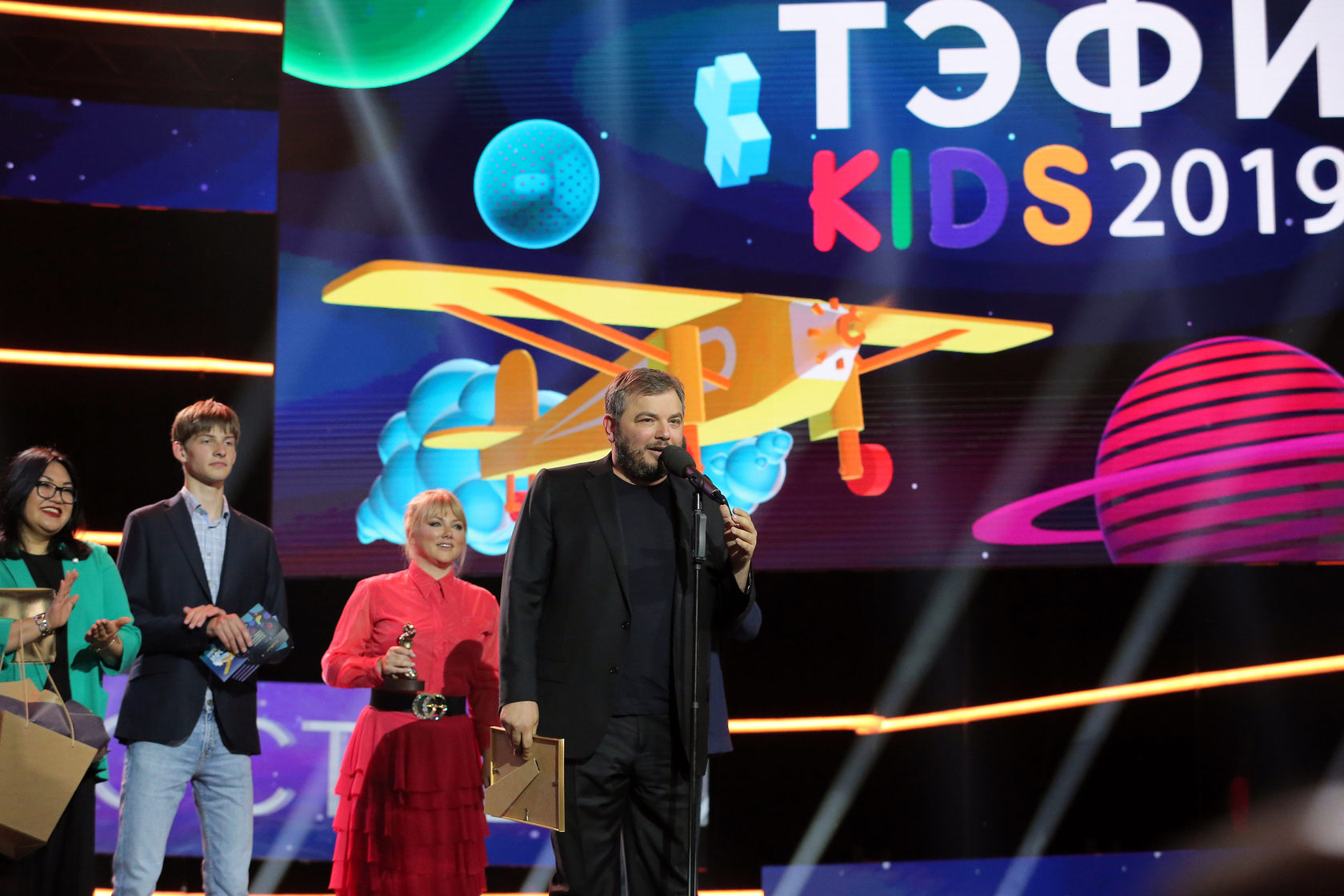 Марина кравец тэфи 2018. Тэфи 2017 михаил кожуков. Премия тэфи лауреаты. Тэфи 2017 корчевников. Премия тэфи лауреаты.