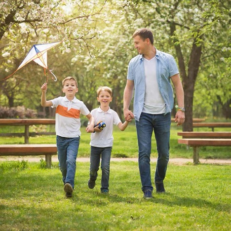 Что такое «вовлеченное отцовство» и зачем оно России сегодня