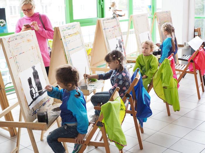 Дети в художественной школе фото