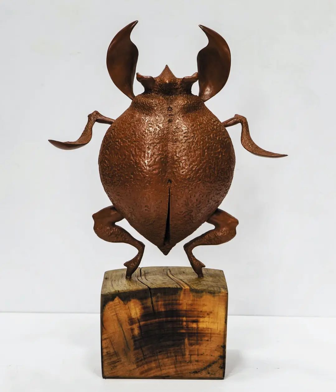 Авторская скульптура Леонида Погребного из серии "Жуки", бронза патинированная 