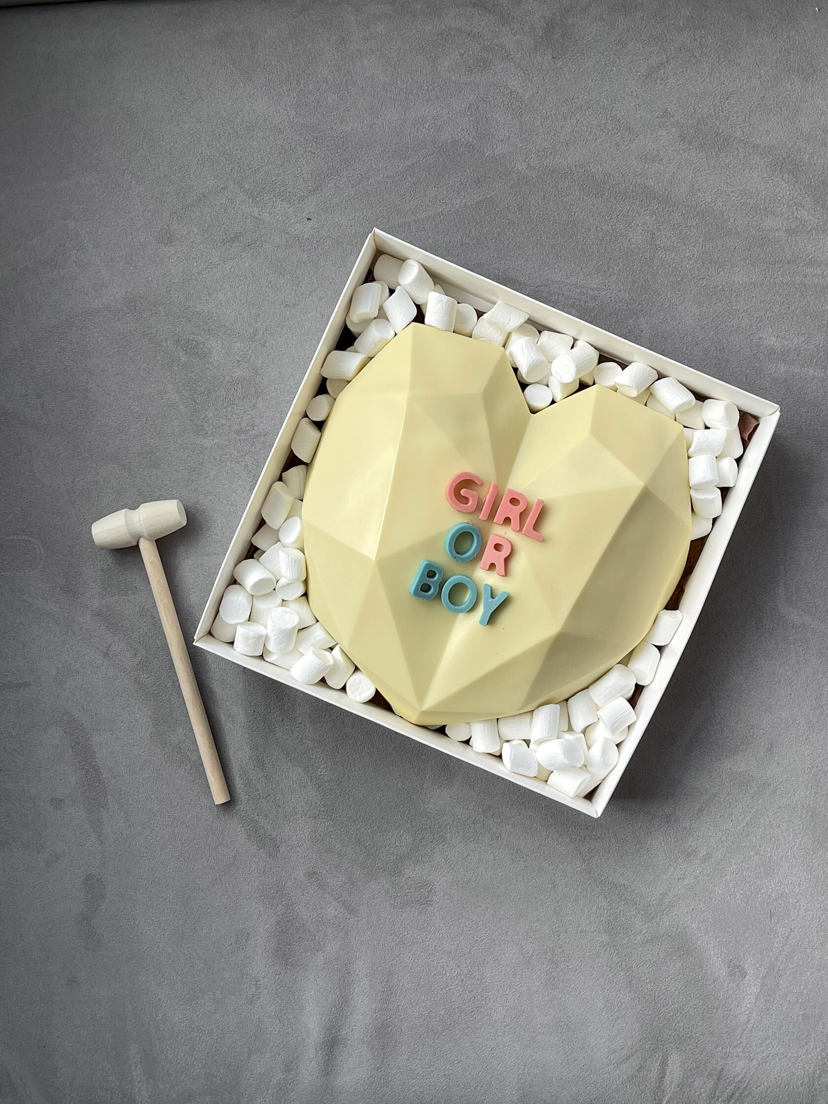 Сердце-пиньята Girl or Boy - 6 клубник + 1 шоколадное сердце