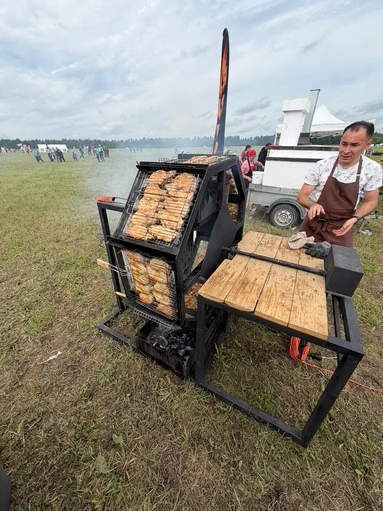 Приготовление мяса на фестивале