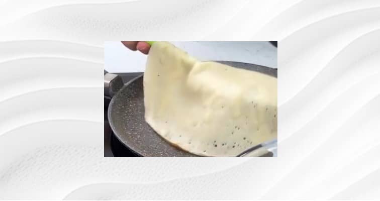 Приготовление блинов «3 стакана» на молоке и кипятке: шаг 8