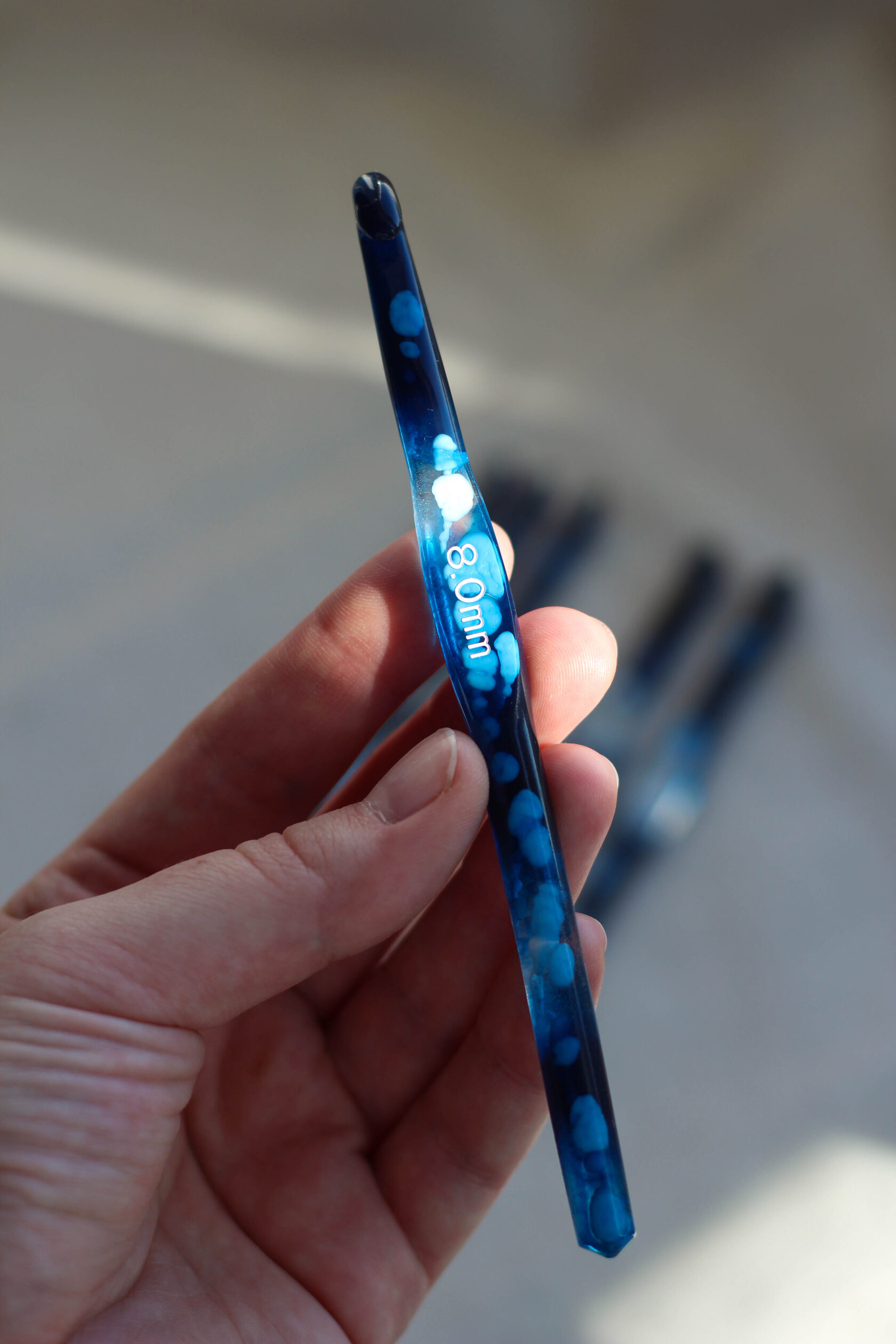 Крючки для вязания из эпоксидной смолы синие