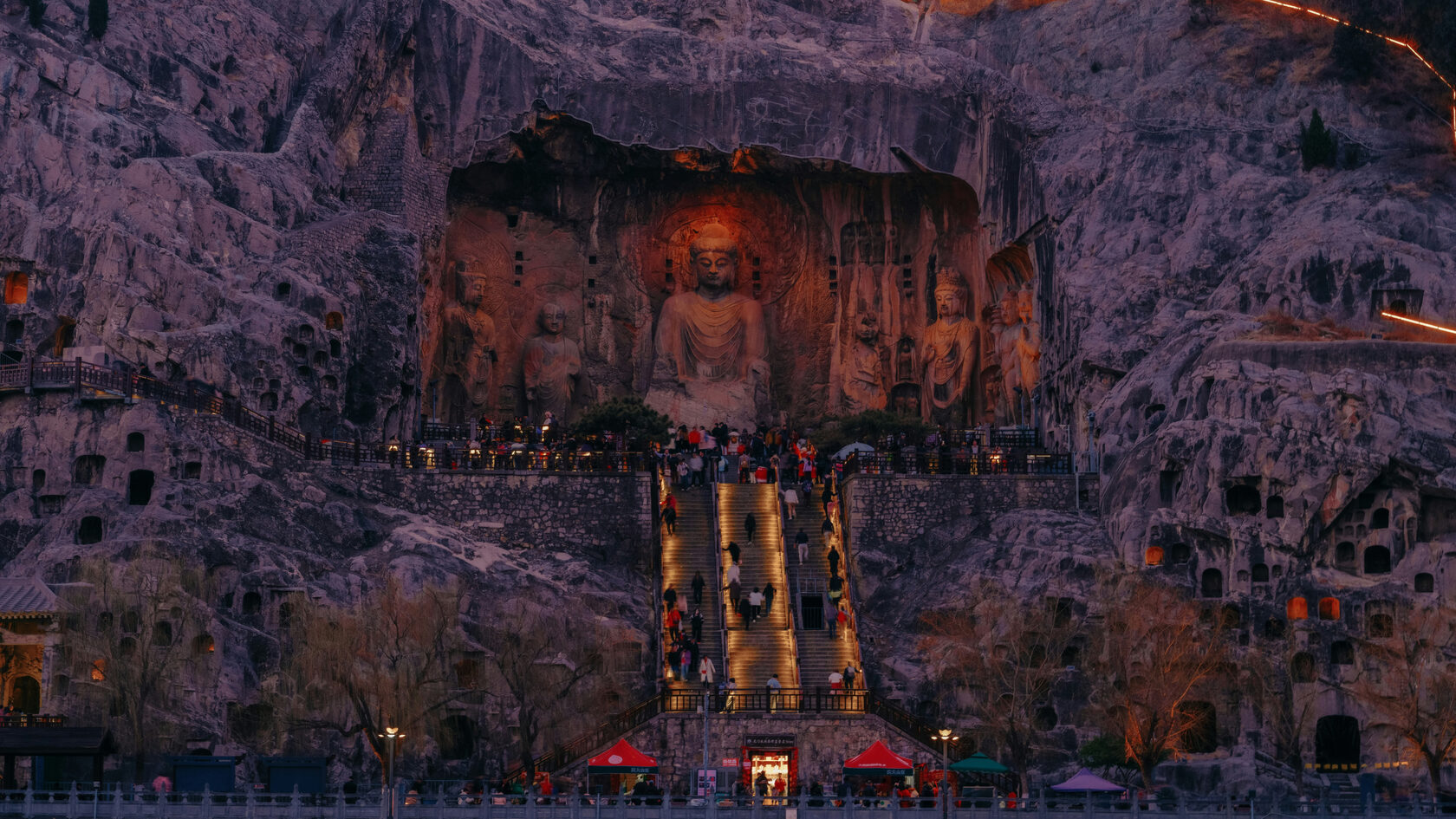 Пещеры Лунмэнь. Лоян. Китай