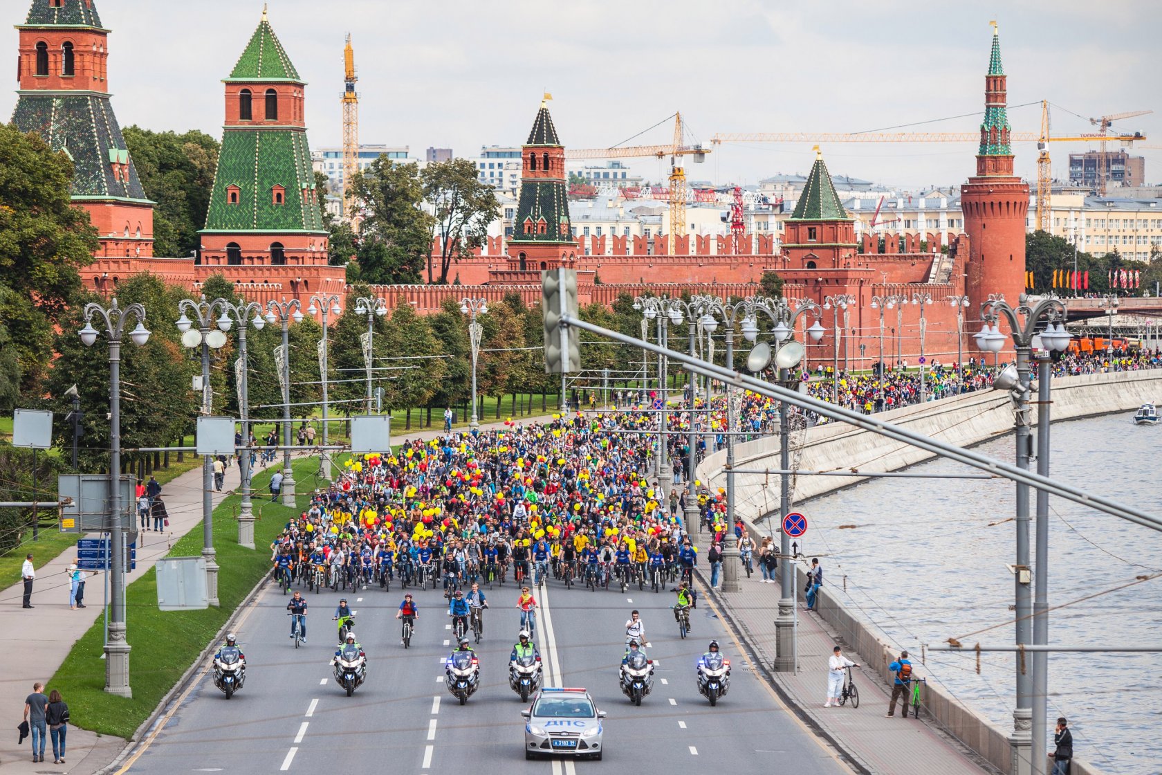 В каком городе проводят. Велопарад Москва 2016. Москва в мае. Московский велопарад. Москва в мае фото.