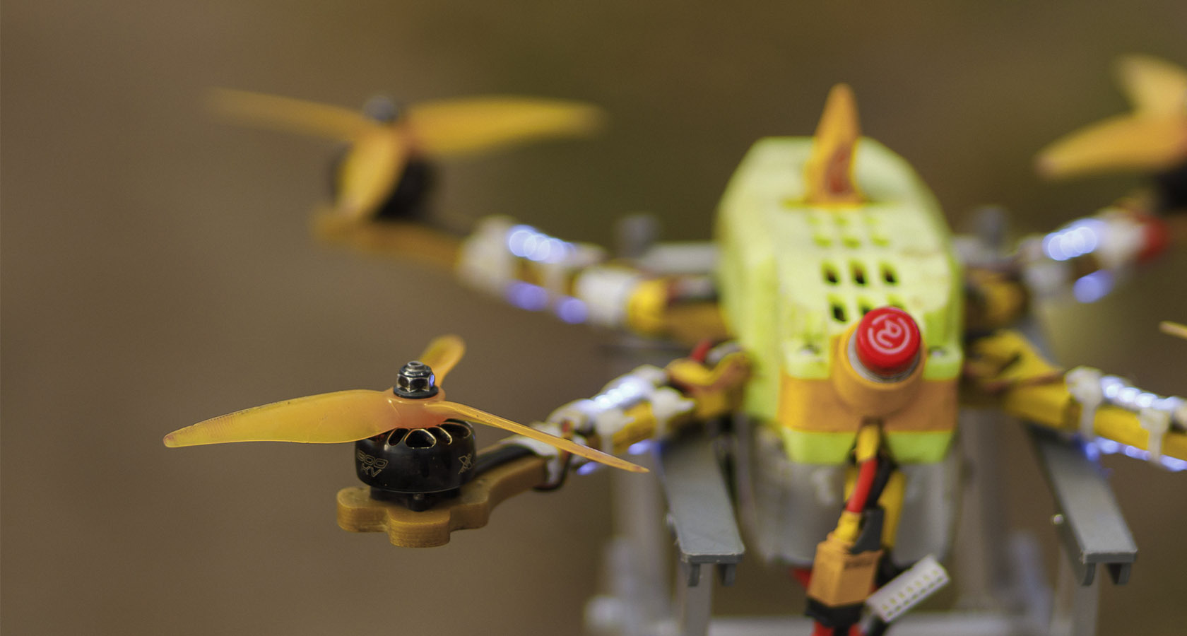 Drone sports. Diatone q33 Karting RC FPV. TBS Vendetta.