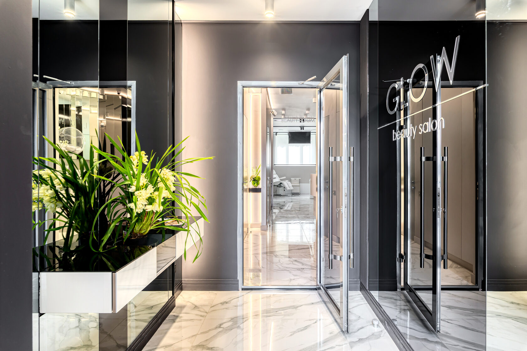 Glow home. Салон красоты Glow. Студия красоты Glo Москва. Салон Glow Лобачевского.