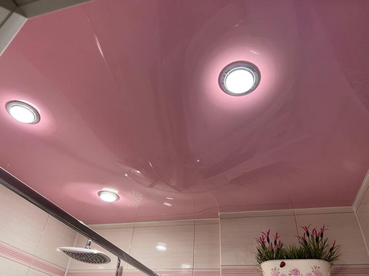 Пузырь на натяжном потолке до слива воды