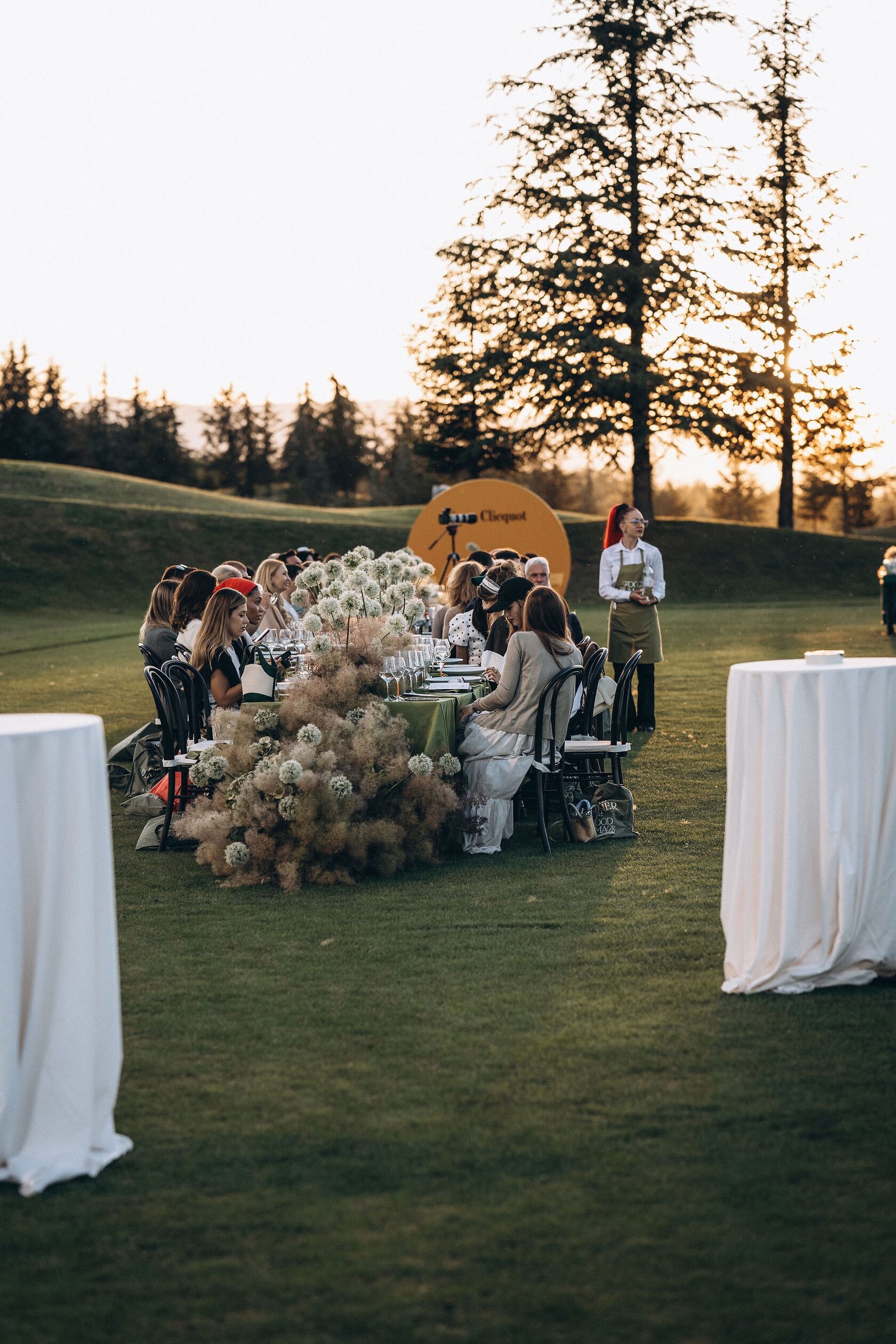 Гостите по време на ве§ерата на събитието The Golf Dinner by Food Nomads 