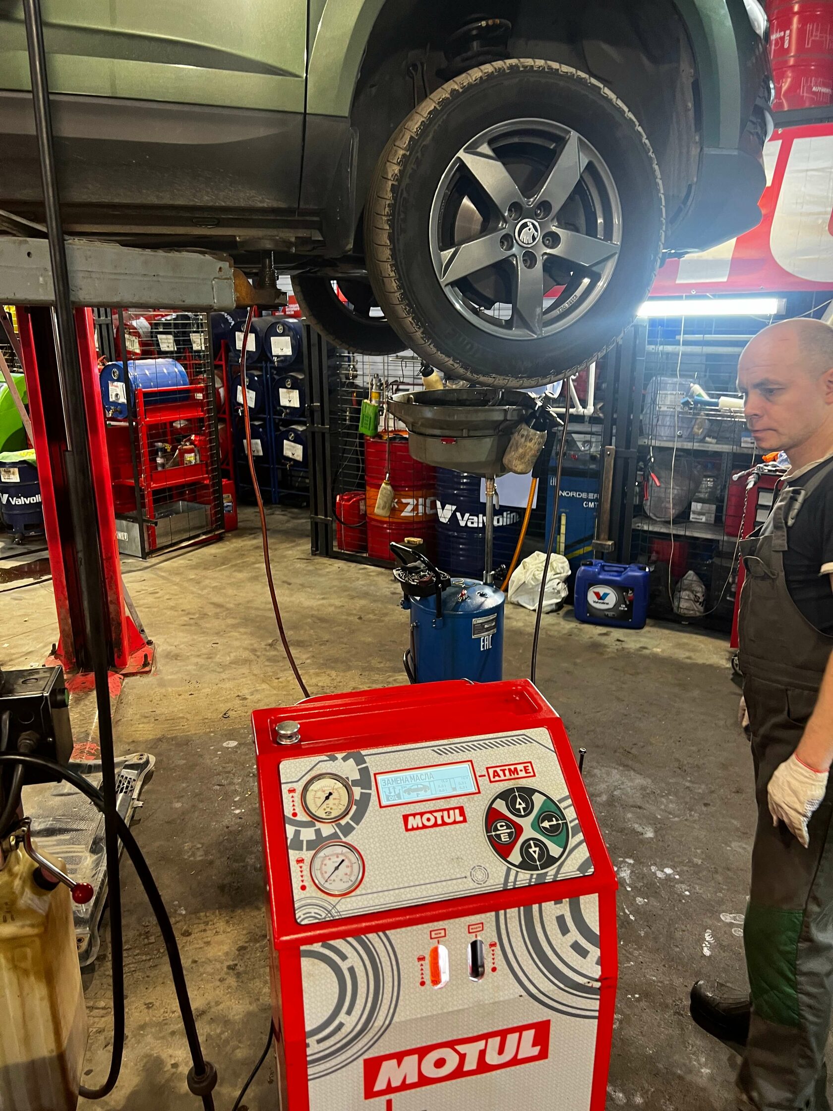 Заправка масла перед замещением